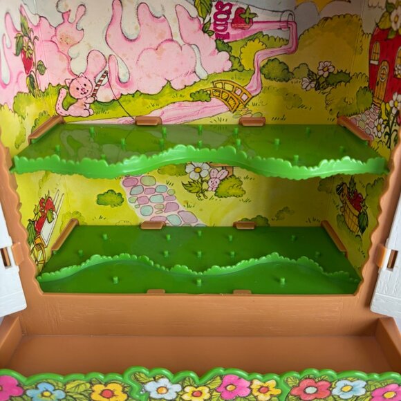Strawberry Shortcake Berry Patch Display Case Cabinet for Mini Figures VTG 80's - Picture 3 of 8